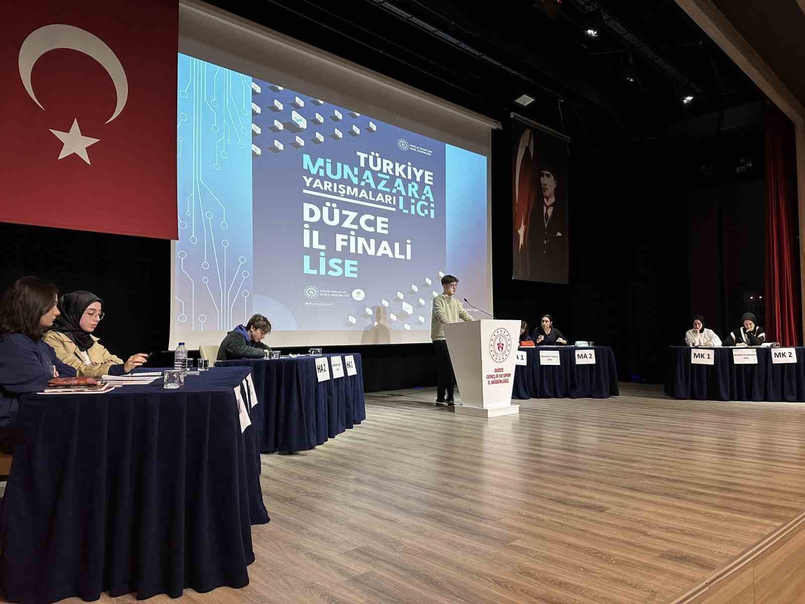 Münazara ligi il finali başladı