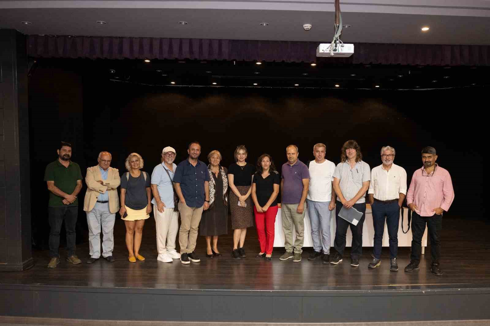 Mersin’de ’Yaşar Kemal Sanat Günleri’ paneli düzenlendi
