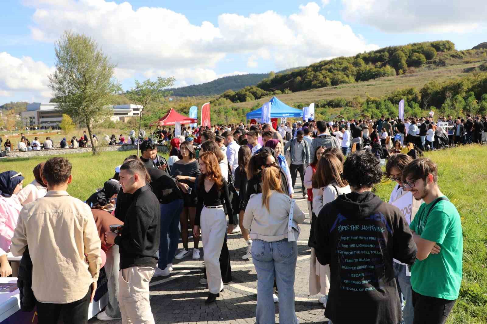 BARÜ öğrenci kulüpleri yeni takım arkadaşlarıyla bir araya geldi