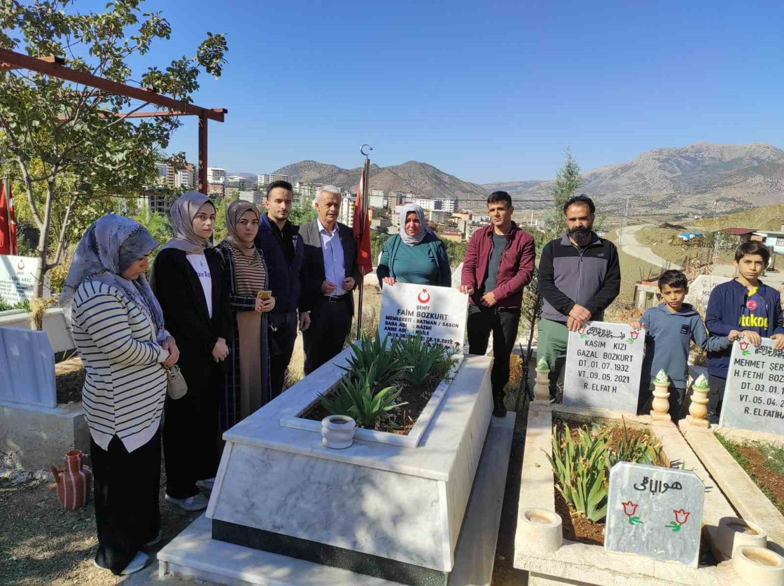 Sason şehitleri Bozkurt ve Araz mezarları başında anıldı