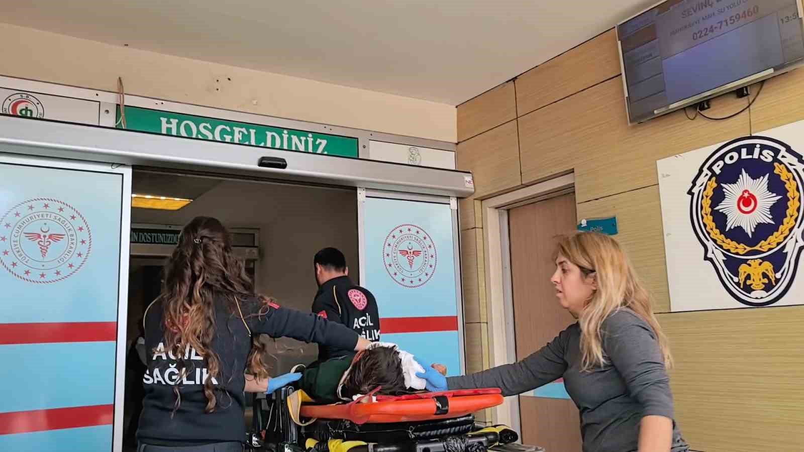 Bursa’da kontrolden çıkan otomobil takla attı: 2 yaralı
