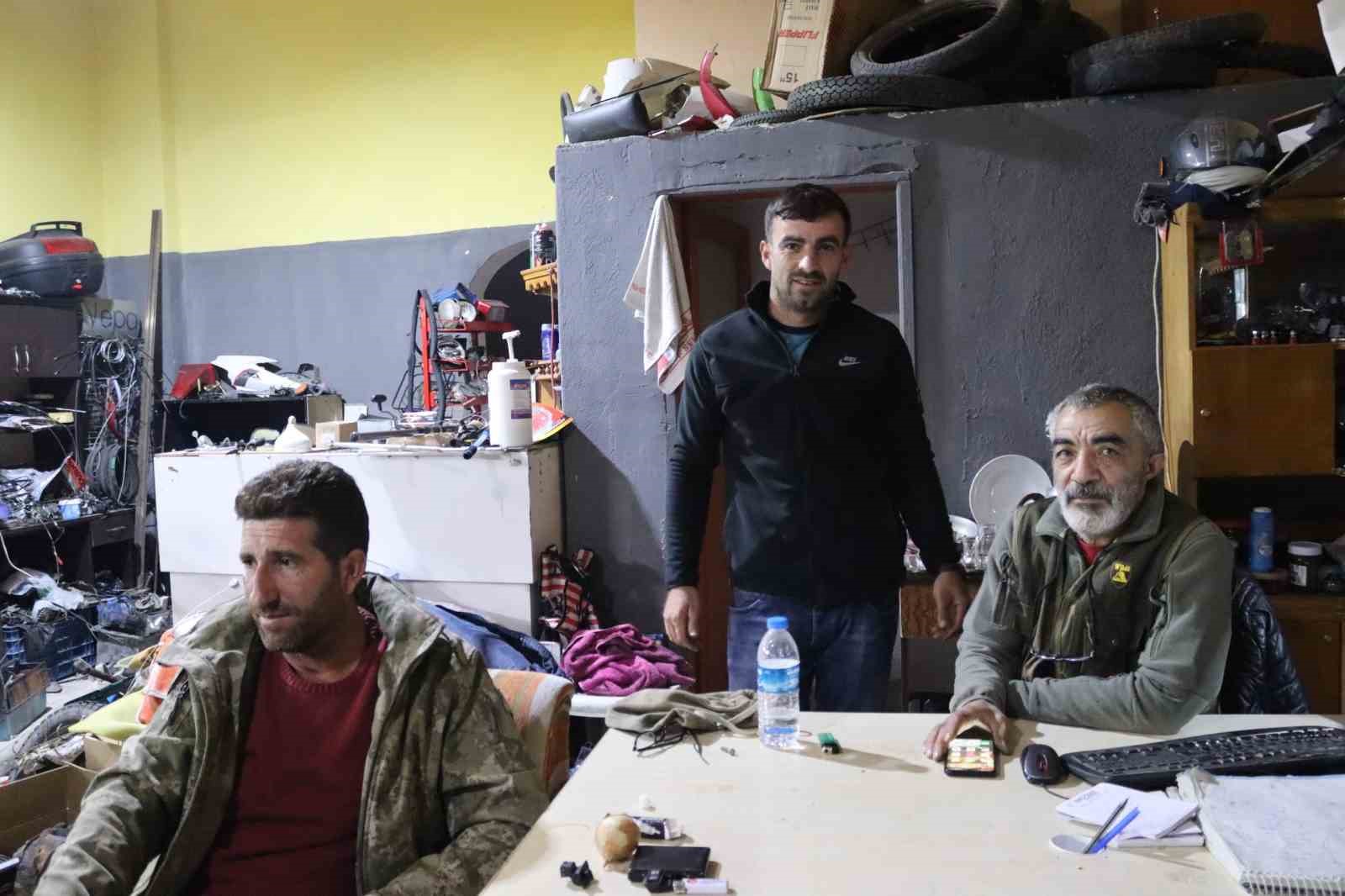 Elektrik sayaçlarının okunmamasına tepki gösteren vatandaşlar: "Kota aşıldığı için fazla para ödemek zorunda kalıyoruz"