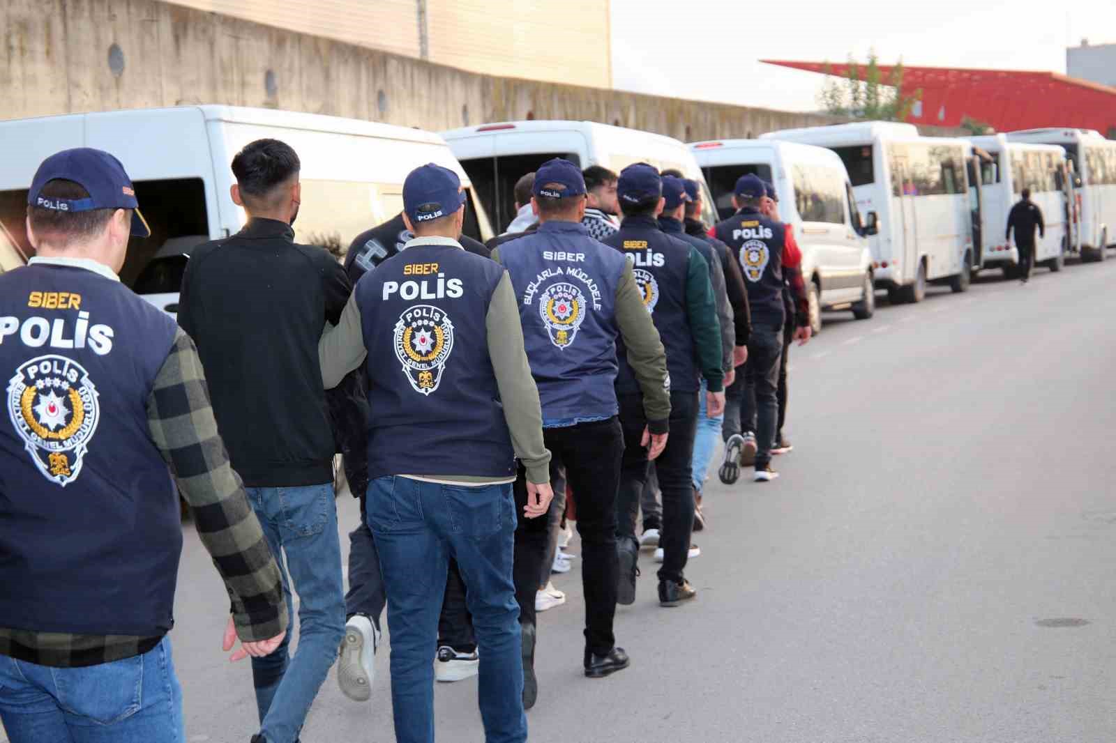 Bungalov dolandırıcılarına 14 ilde eş zamanlı operasyon: 51 ş&uuml;pheli yakalandı
