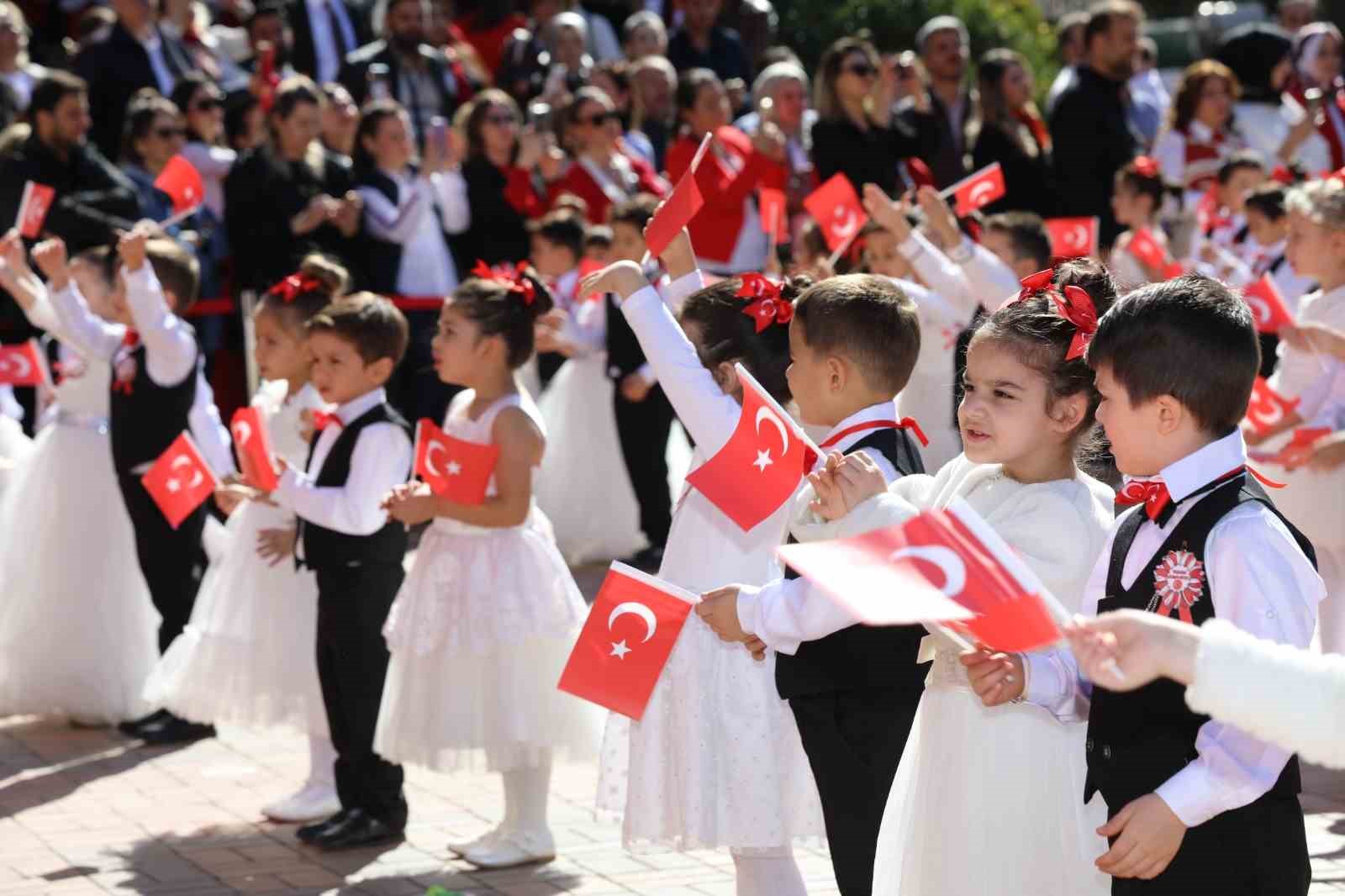 Gaziantep Kolej Vakfı’nı Cumhuriyet coşkusu sardı
