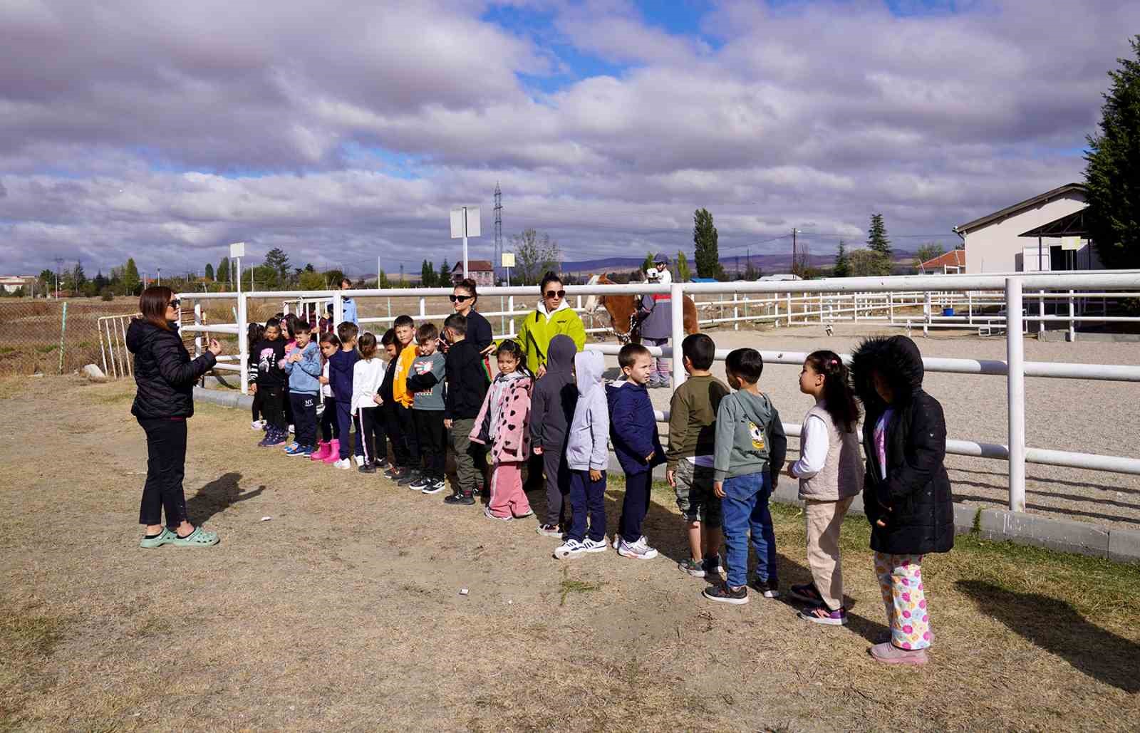 Doğal Yaşam Merkezi’nde 5 yılda 8 bin 951 çocuk ata bindi
