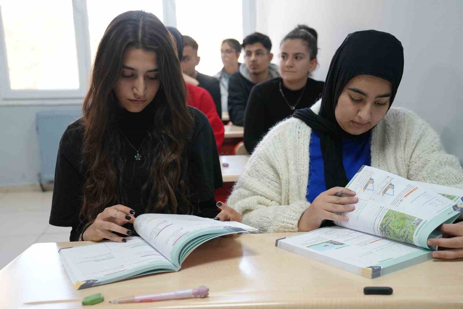 Elazığ’da ‘Gelecek Sensin’ Projesi sürüyor