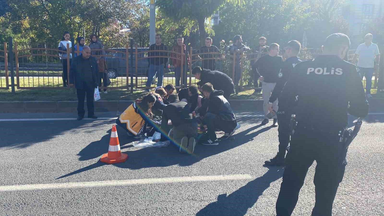 Bolu’da yola aniden çıkan 14 yaşındaki çocuğa otomobil çarptı
