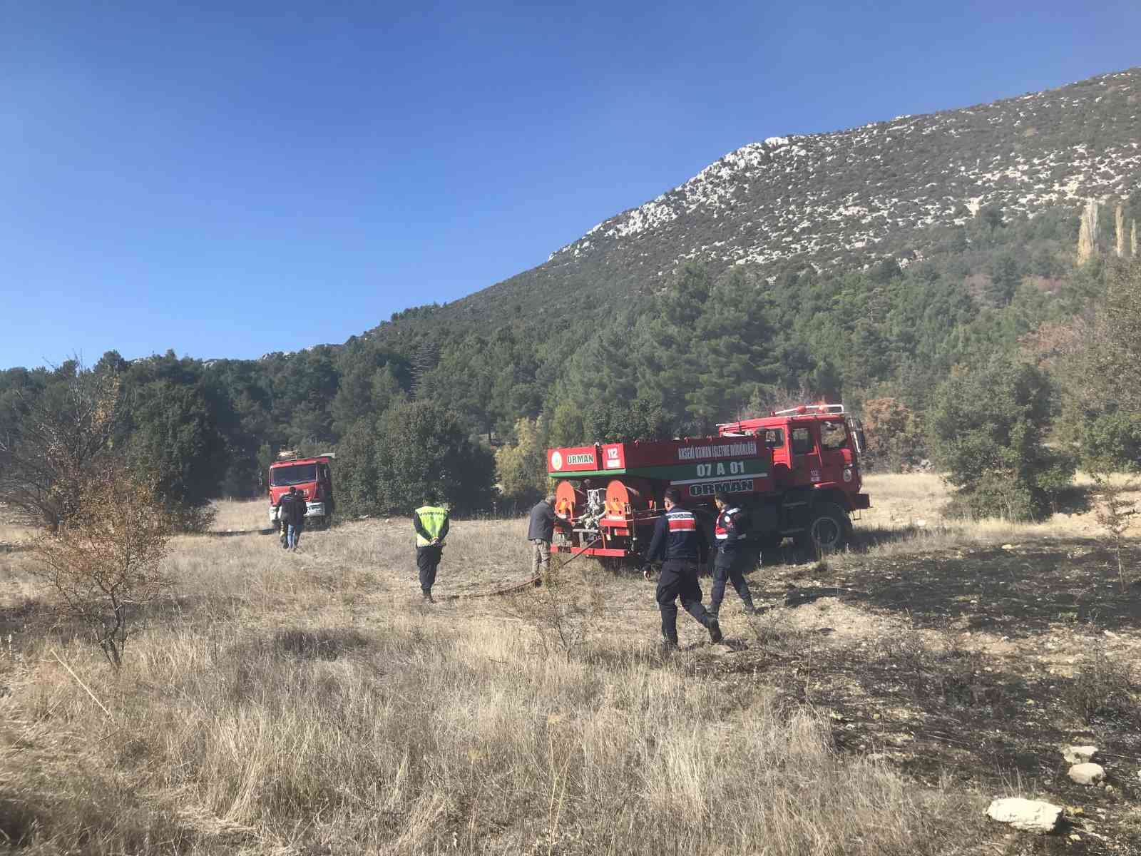 Akseki’de tarım arazisinde yangın