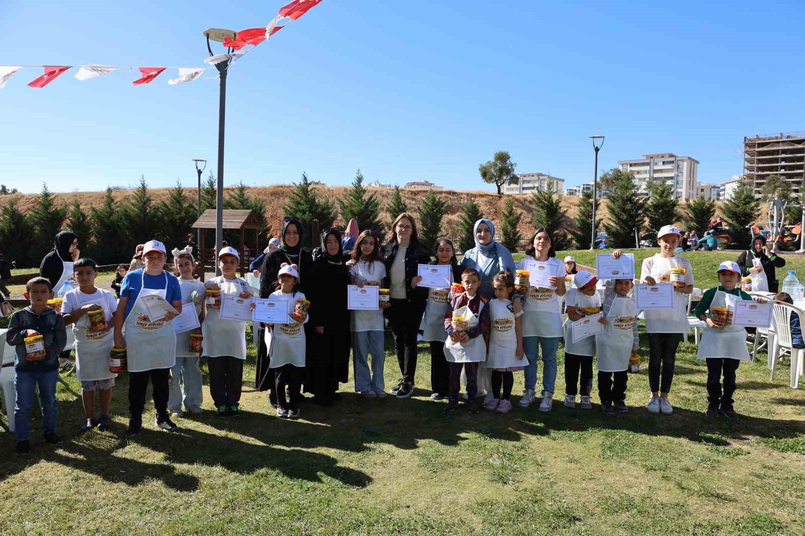 Kahramanmaraş’ta açık havada turşu atölyesi
