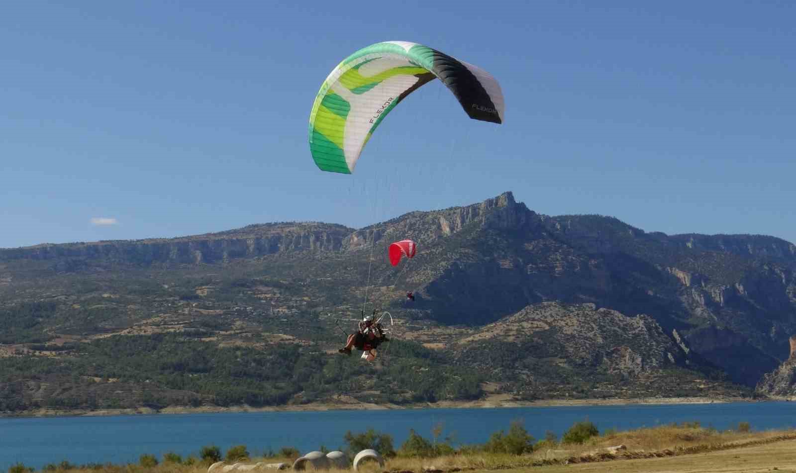 Ermenek yamaç paraşütü tutkunlarının yeni gözdesi oldu