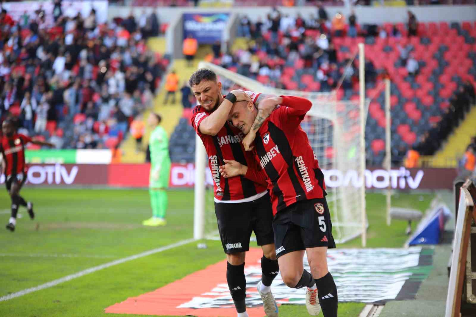 Trendyol Süper Lig: Gaziantep FK: 1 - Konyaspor: 1 (İlk yarı)