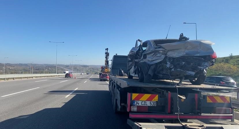 Kuzey Marmara Otoyolu’nda otomobiller çarpıştı: 5 yaralı
