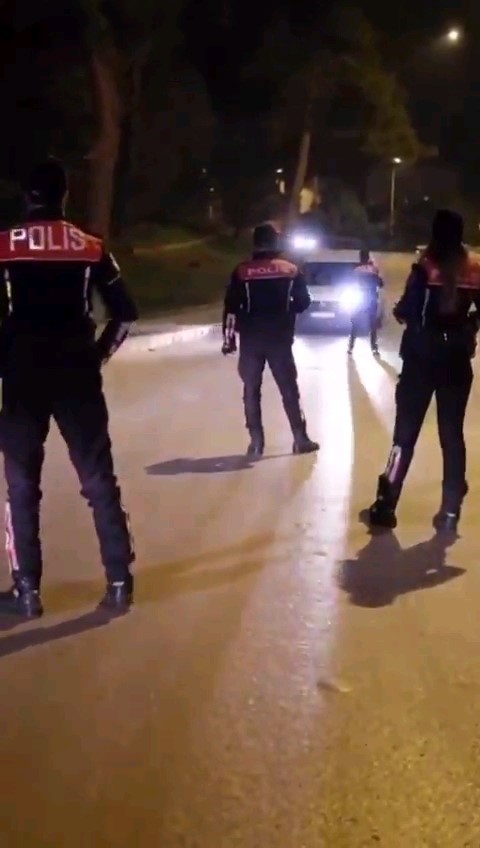 Edirne’de esrarla yakalanan alkollü motosiklet sürücüsü gözaltına alındı
