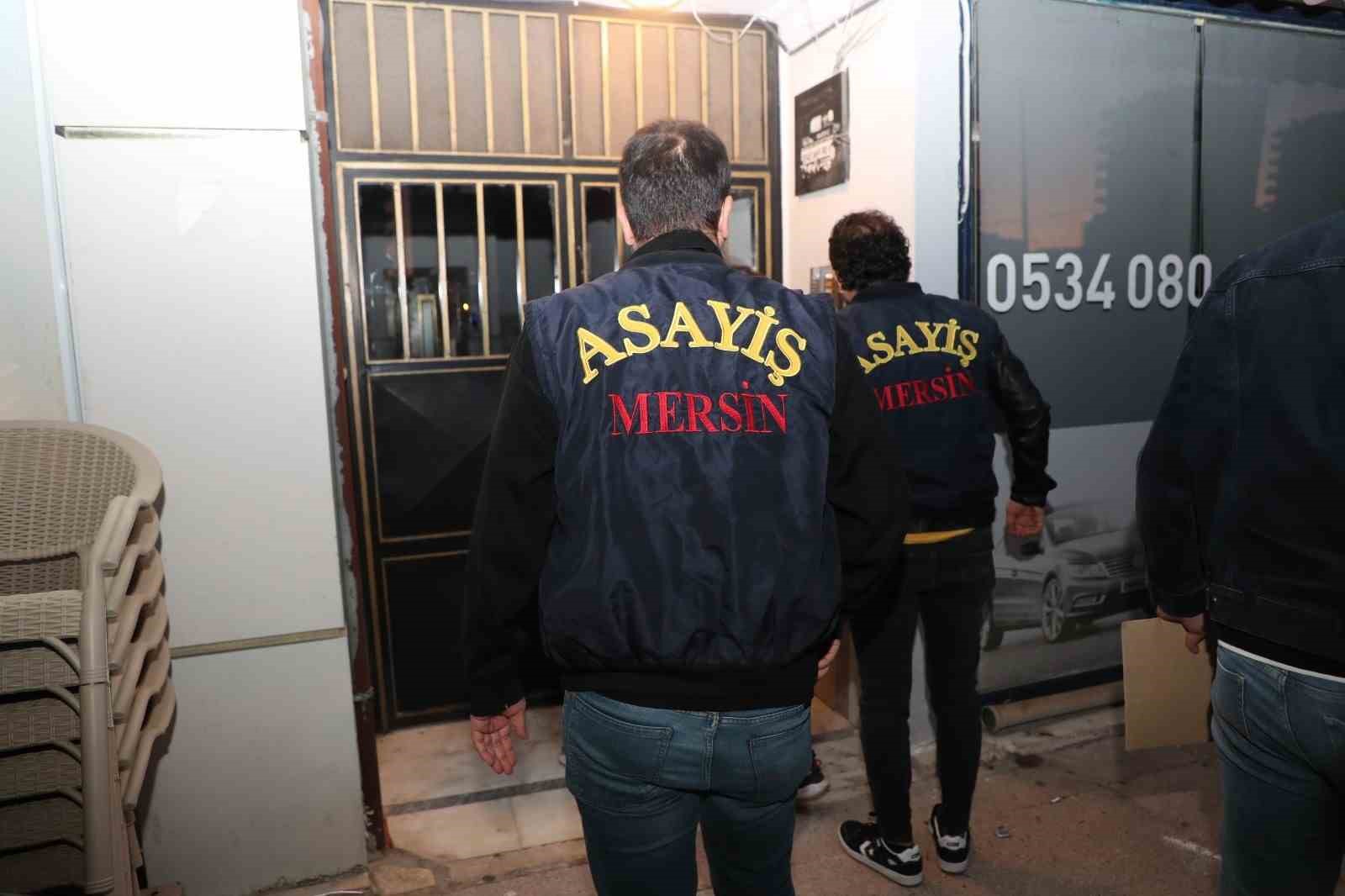 Mersin’de eş zamanlı operasyon, aranan 97 şahıs yakalandı