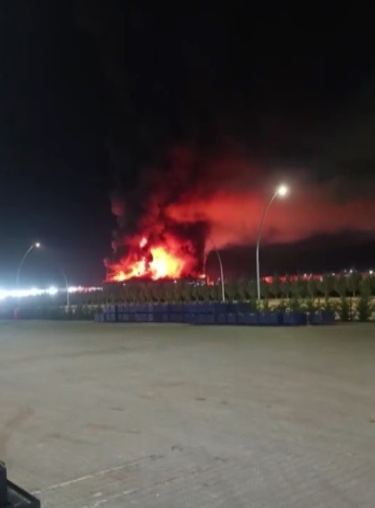 Konya&rsquo;da korkutan fabrika yangını
