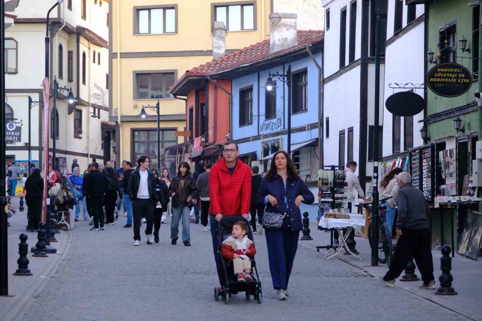 Yerli turistler Odunpazarı’nda yoğunluk oluşturdu
