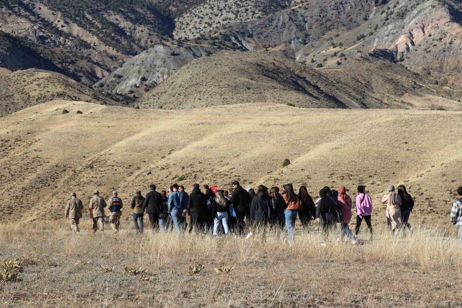 Doğa yürüyüşü ile Cumhuriyet coşkusunu yaşadılar
