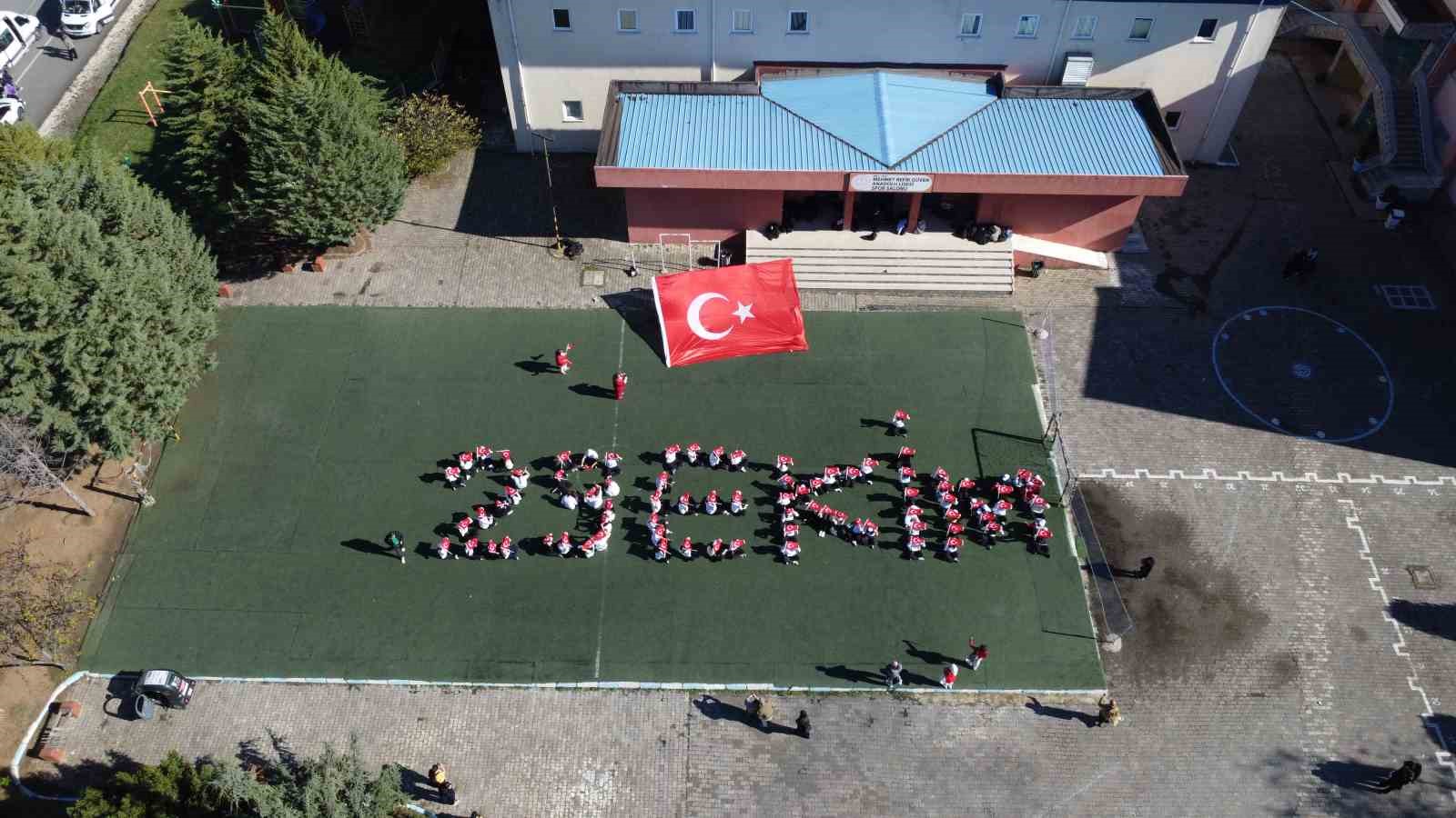 Ordu’da 101 öğrenciden Cumhuriyet’in 101’inci yılına özel koreografi