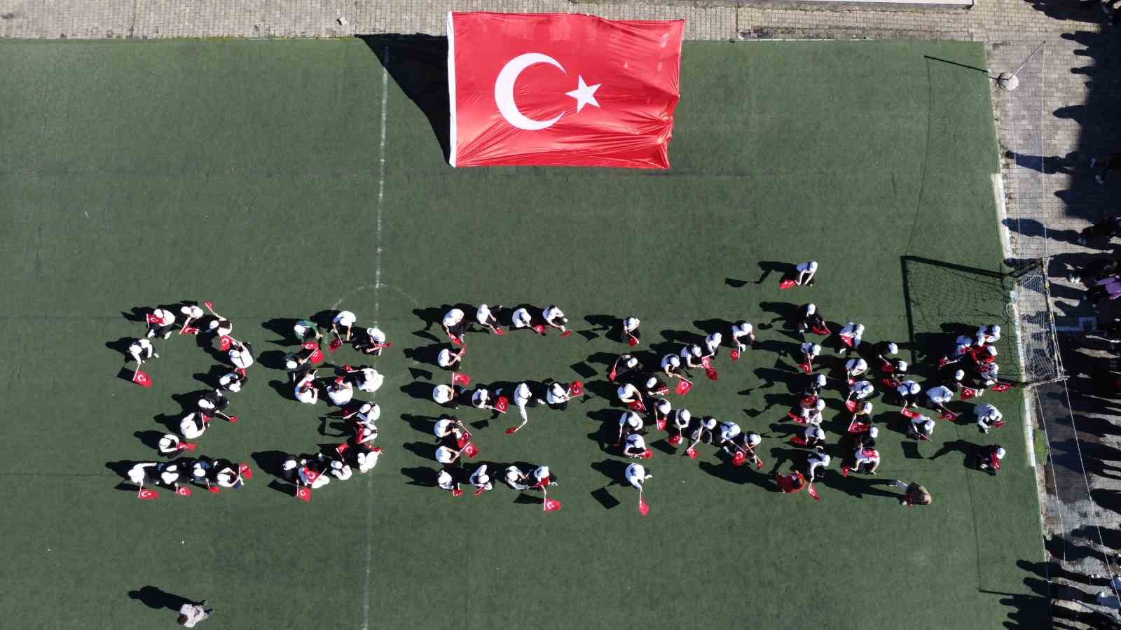 Ordu’da 101 öğrenciden Cumhuriyet’in 101’inci yılına özel koreografi
