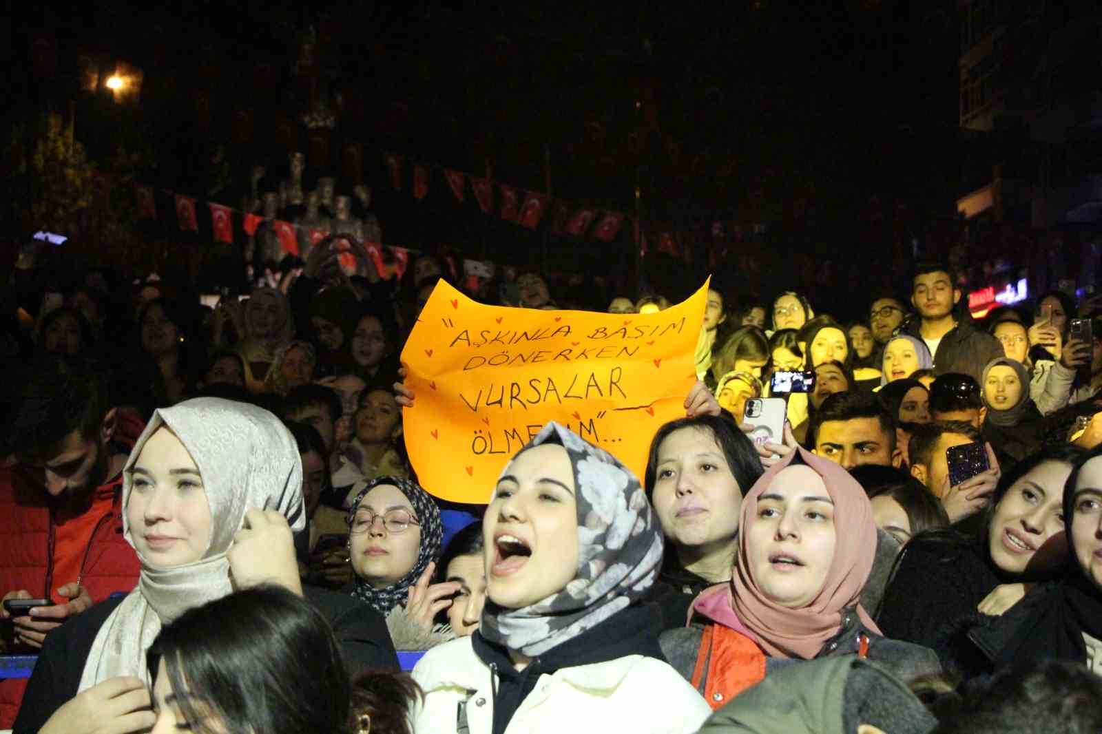 Melek Mosso’dan Amasya’da 29 Ekim Cumhuriyet Bayramı konseri
