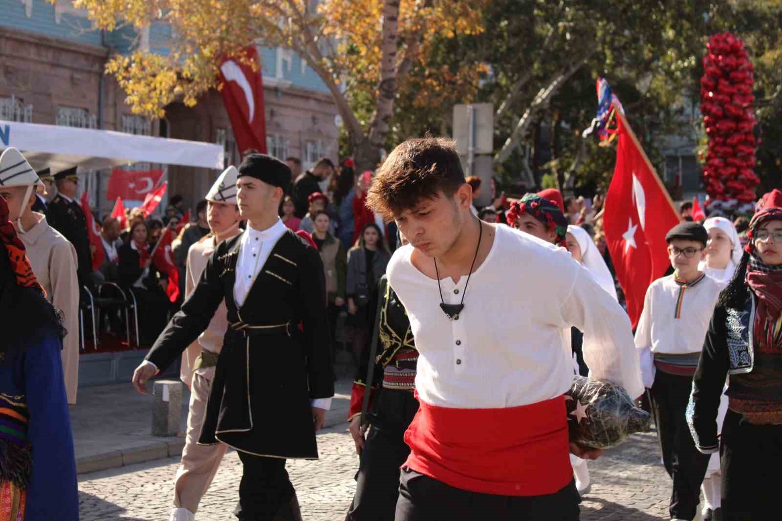 Çanakkale’de 29 Ekim coşkuyla kutlandı