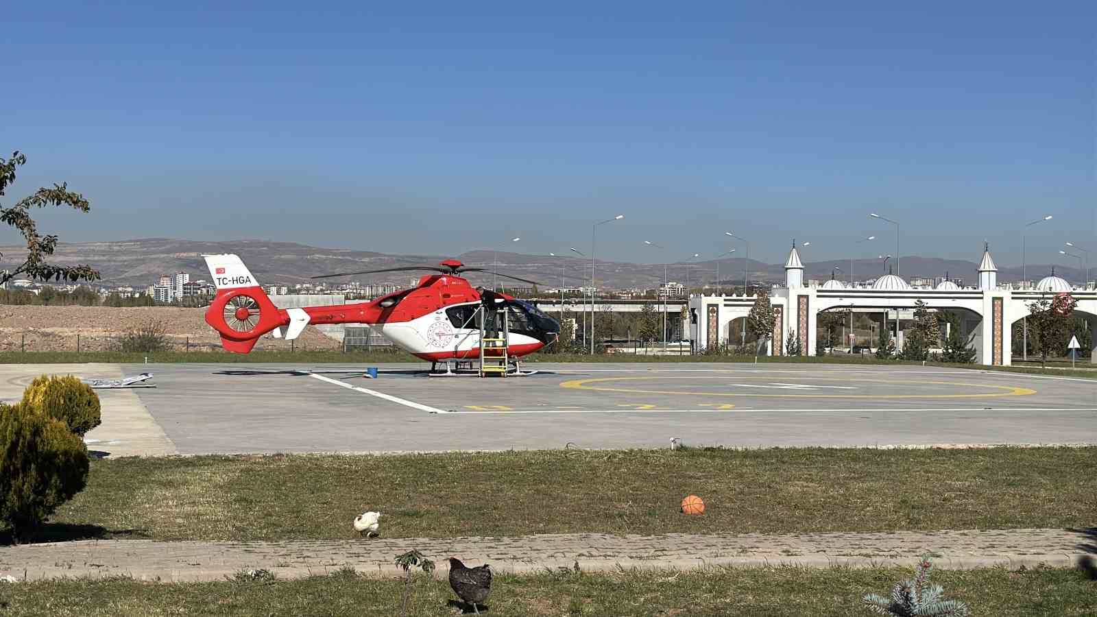 Uyuşturucu tabancayla kendini vuran belediye personeli hastaneye kaldırıldı