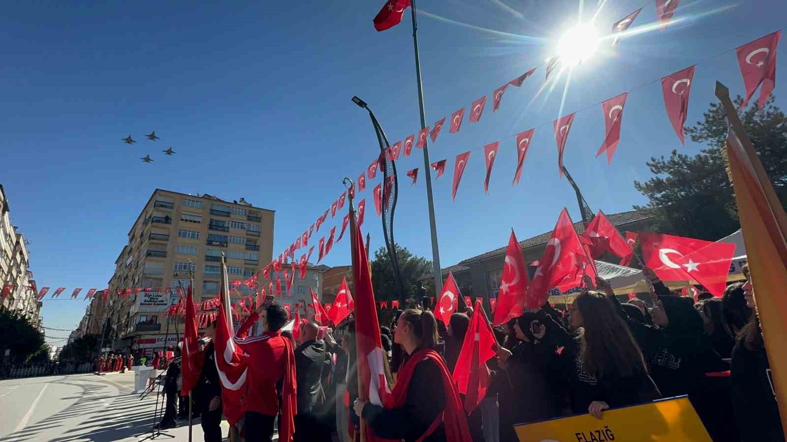 Elazığ’da Cumhuriyet’in 101. yılı coşkuyla kutlandı