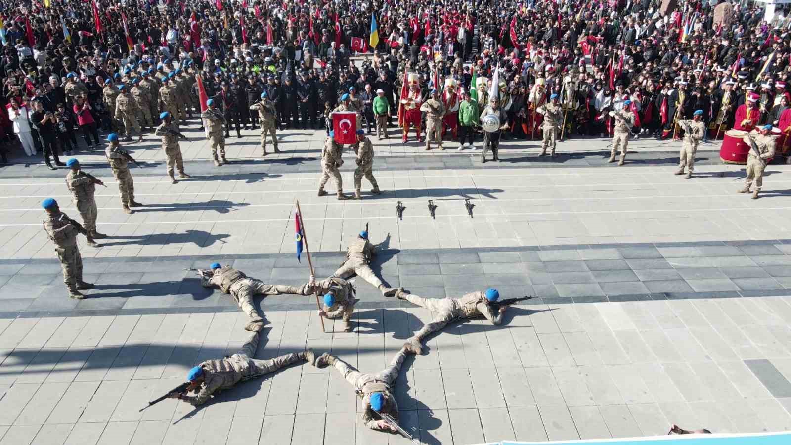 Komandolardan nefes kesen Cumhuriyet Bayramı gösteri