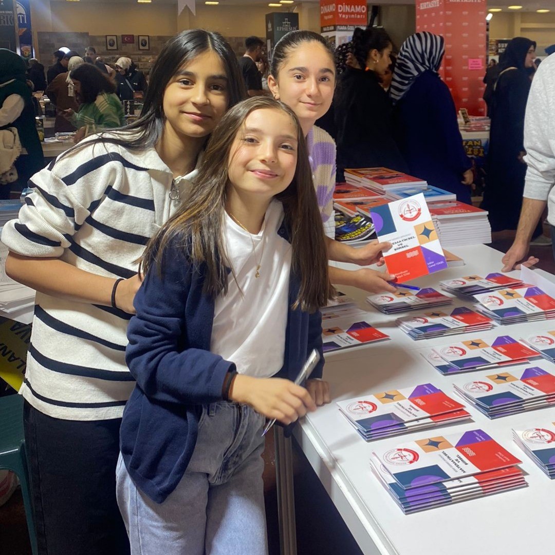 Kayseri Kitap Fuarı’ndaki genç yazarlardan anlamlı proje