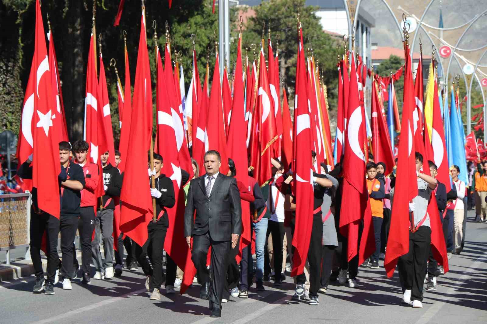 Erzincan’da Cumhuriyet’in 101. yılı coşkuyla kutlandı