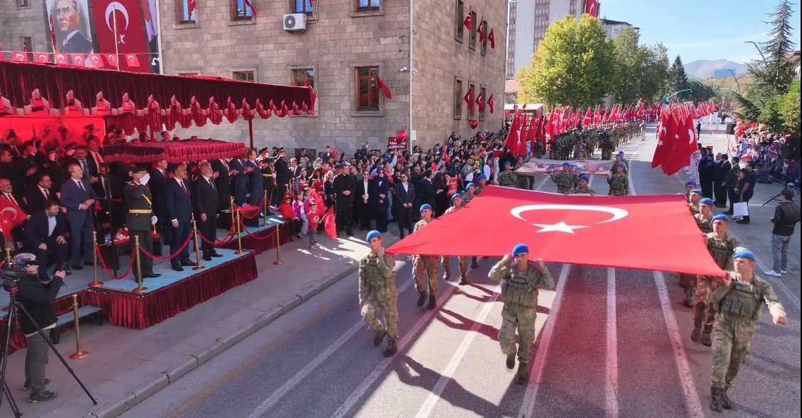 Isparta’da Cumhuriyetin 101’inci yılı coşkuyla kutlandı
