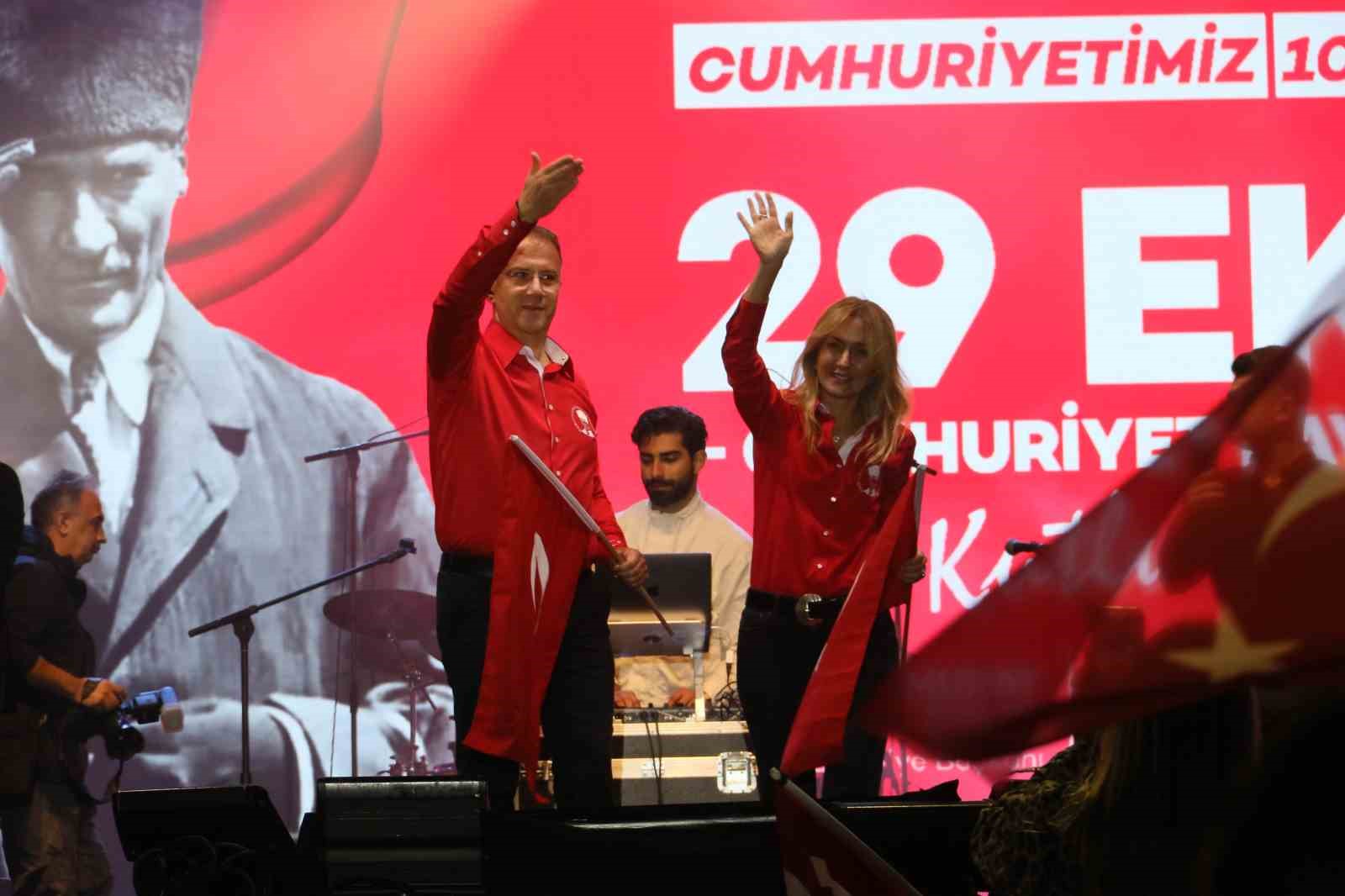 Beylikdüzü’nde Cumhuriyet’in 101’inci yılı coşkuyla kutlandı
