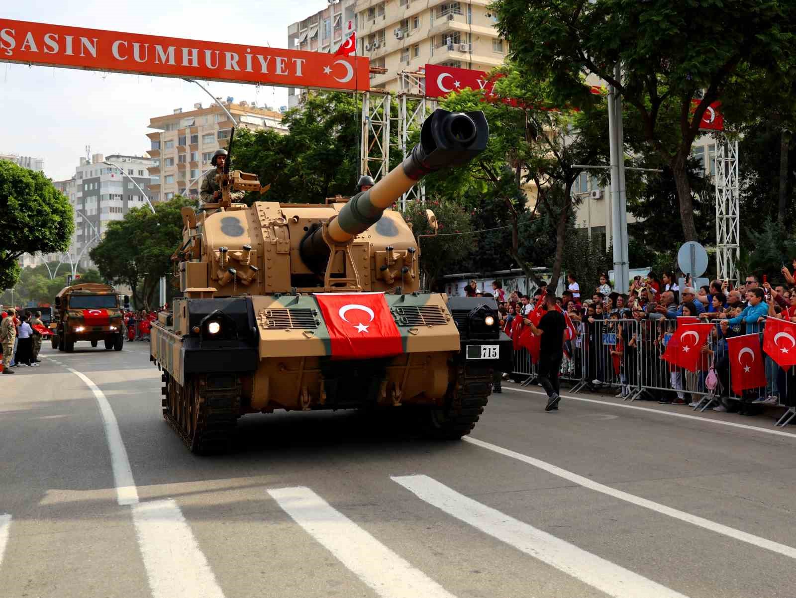 Adana’da Cumhuriyet’in 101. yılı coşkuyla kutlandı
