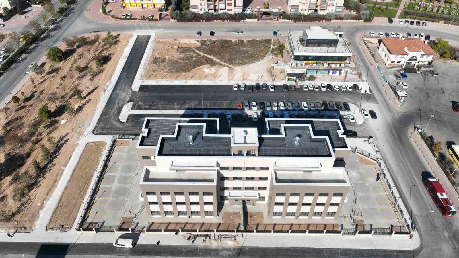 Sel&ccedil;uklu&rsquo;da sağlığa yatırım s&uuml;r&uuml;yor
