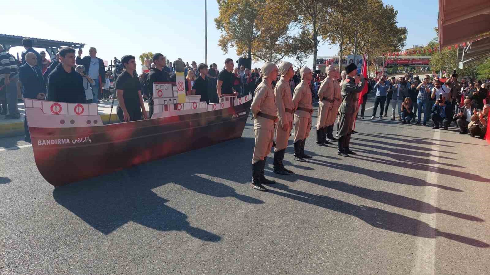 Cumhuriyet’in 101. yılı kutlamalarında Jandarma ve polis gösterileri nefes kesti