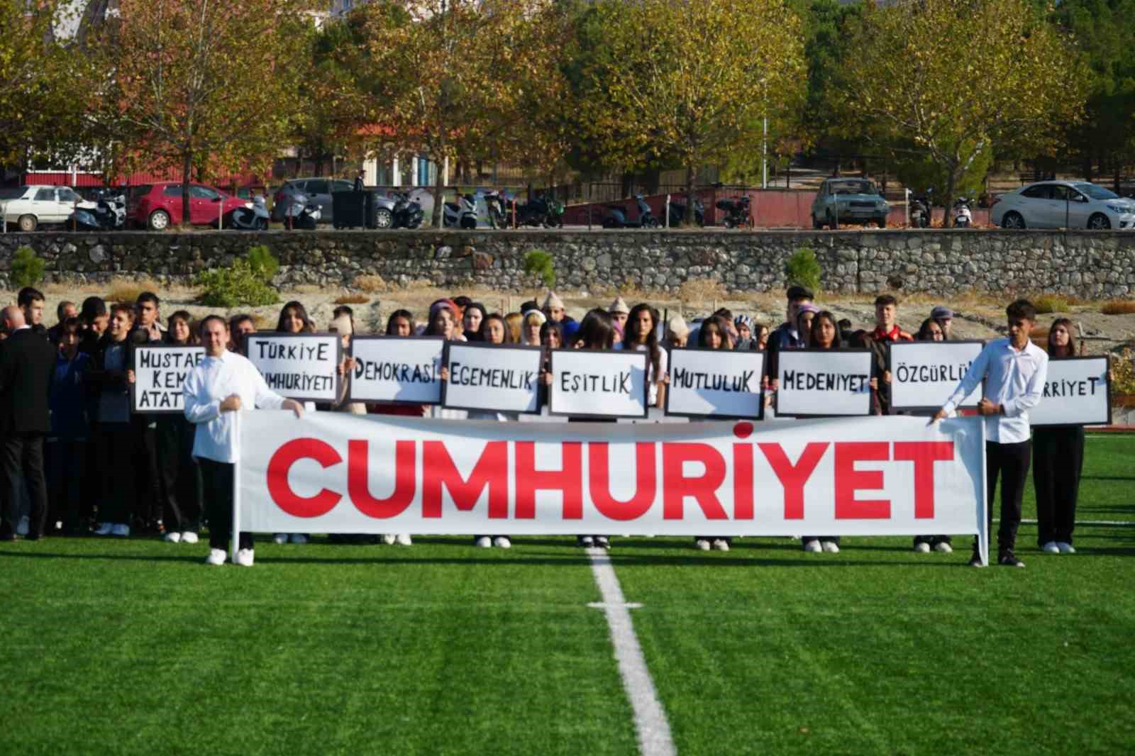 Sındırgı’da Cumhuriyet coşkusu
