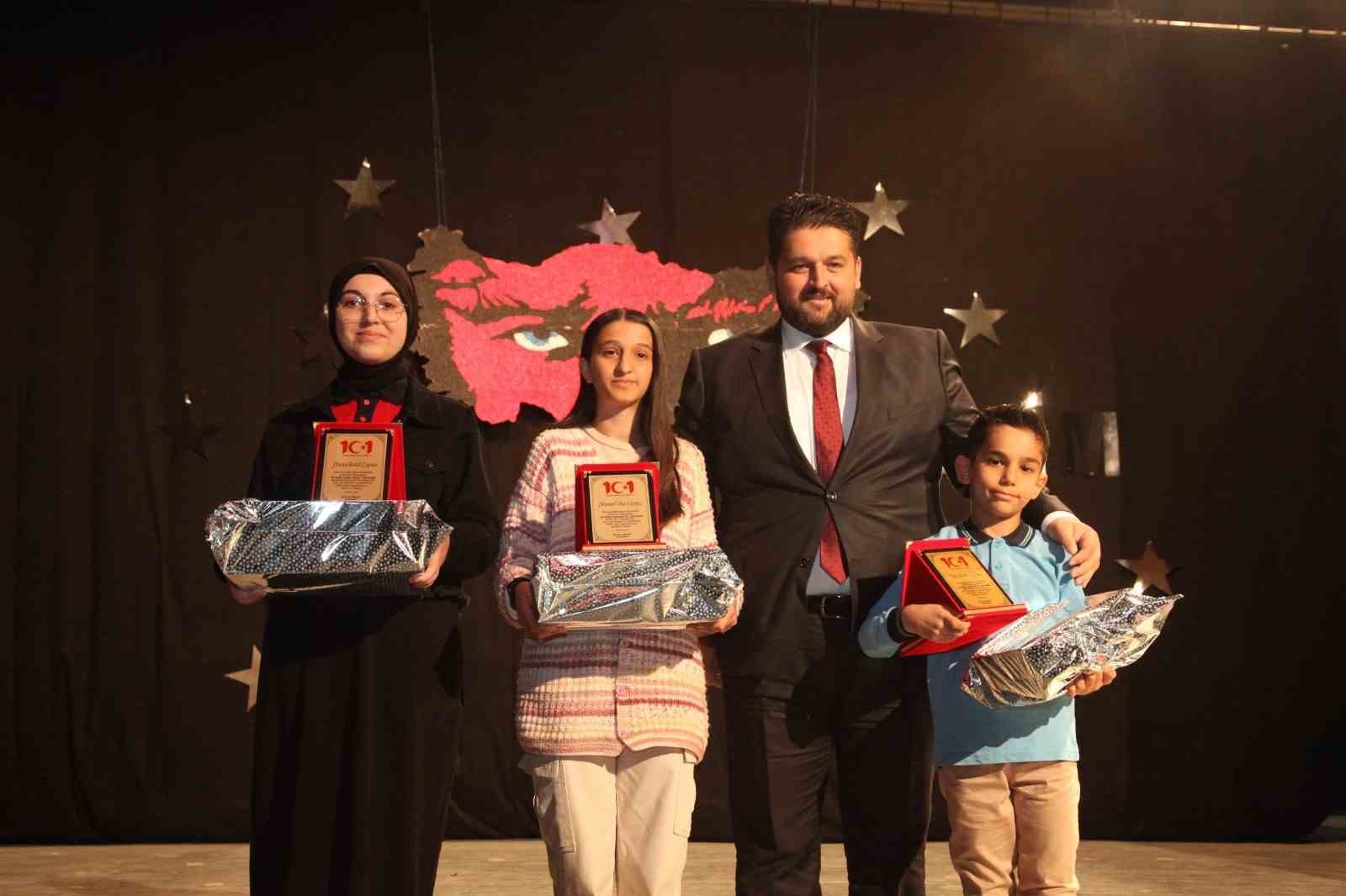 Ahlat&rsquo;ta 29 Ekim Cumhuriyet Bayramı coşkuyla kutlandı
