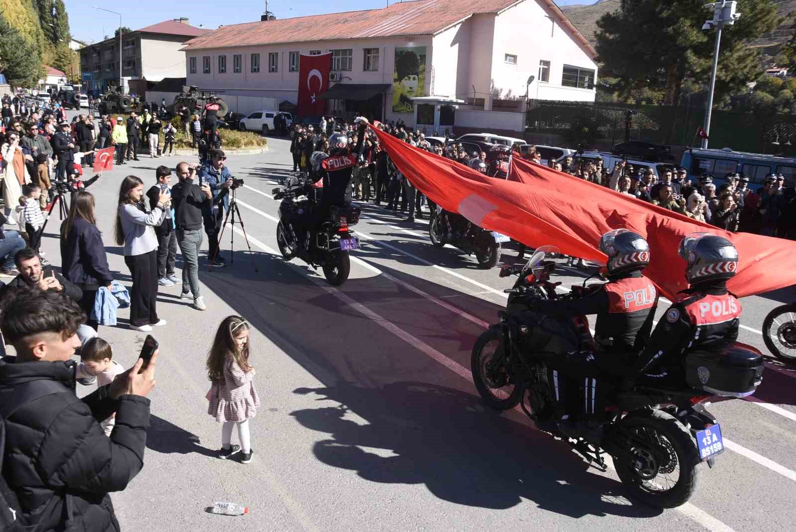 Bitlis’te Cumhuriyet Bayramı coşkusu
