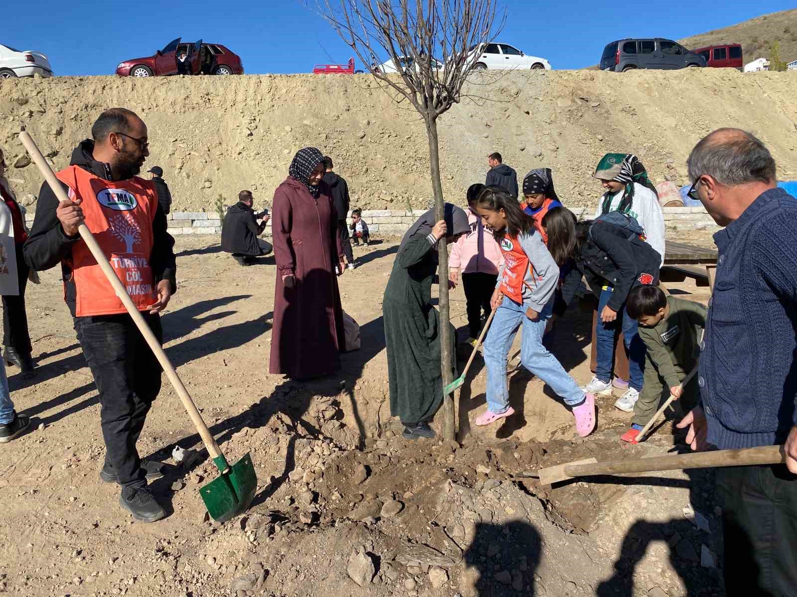 Yozgat’ta bozkır ağaçlandırıldı
