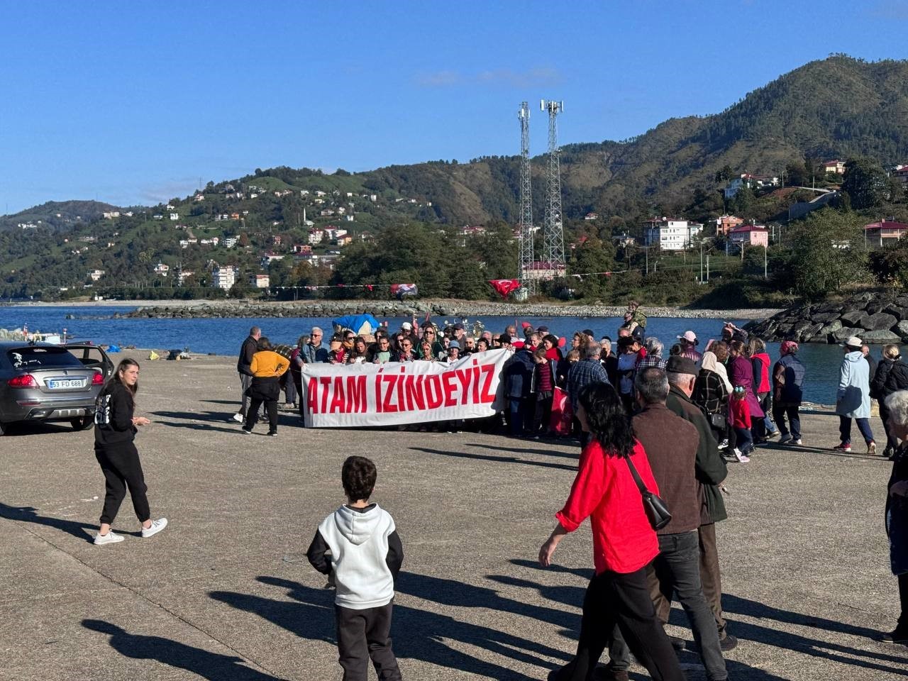 Cumhuriyet için denizi kayıklarla doldurdular
