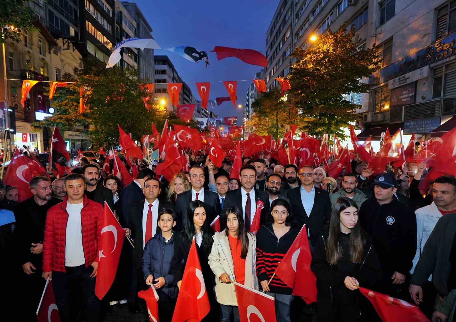 Beşiktaş, Beyoğlu ve Şişli’de Cumhuriyet’in 101. yılı coşkuyla kutlandı