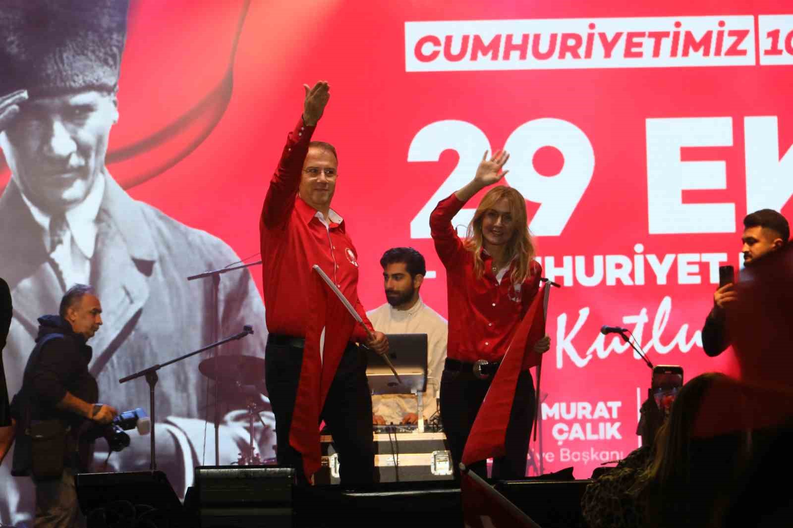 Beylikdüzü’nde Cumhuriyet’in 101’inci yılı coşkuyla kutlandı