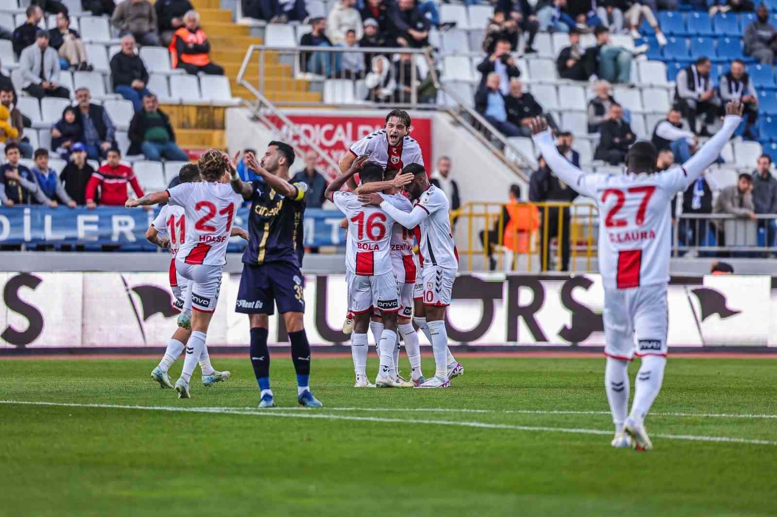 Samsunspor deplasman karnesiyle dünya devlerini geride bıraktı
