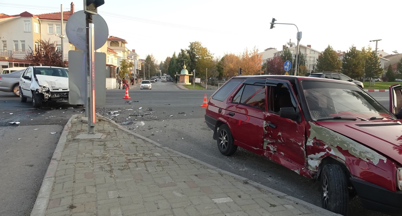 Tavşanlı’da trafik kazası, 3 yaralı