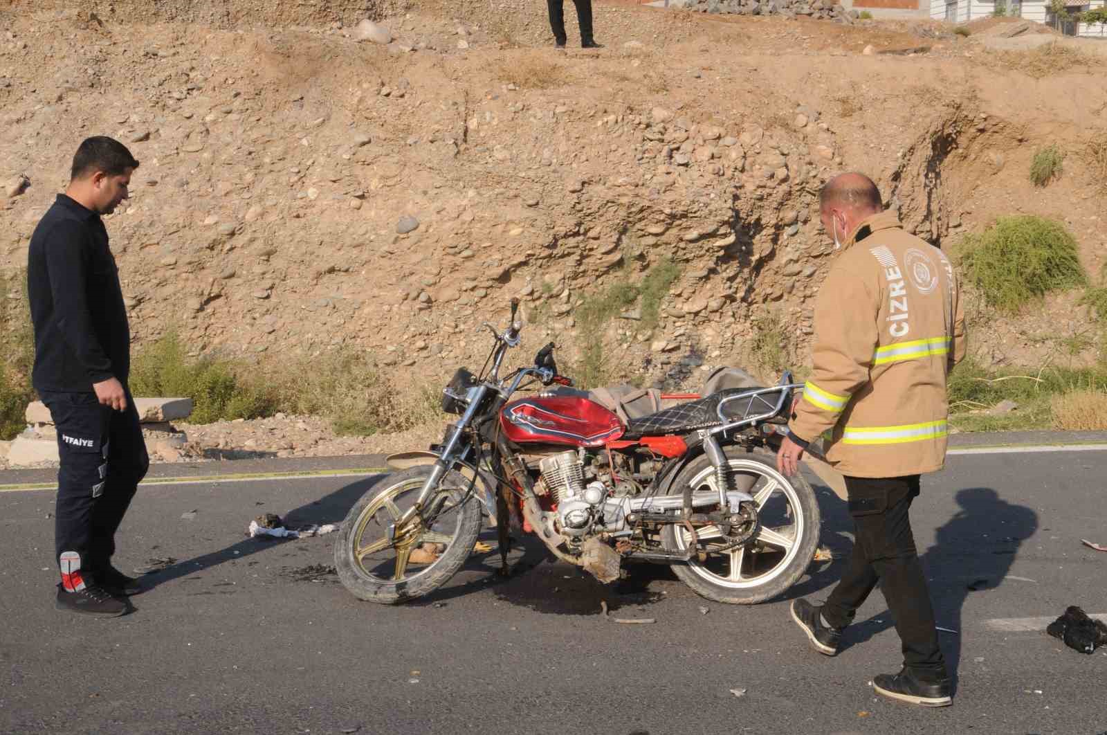 Cizre’de feci kaza: Tırın çarptığı motosiklet sürücüsü hayatını kaybetti
