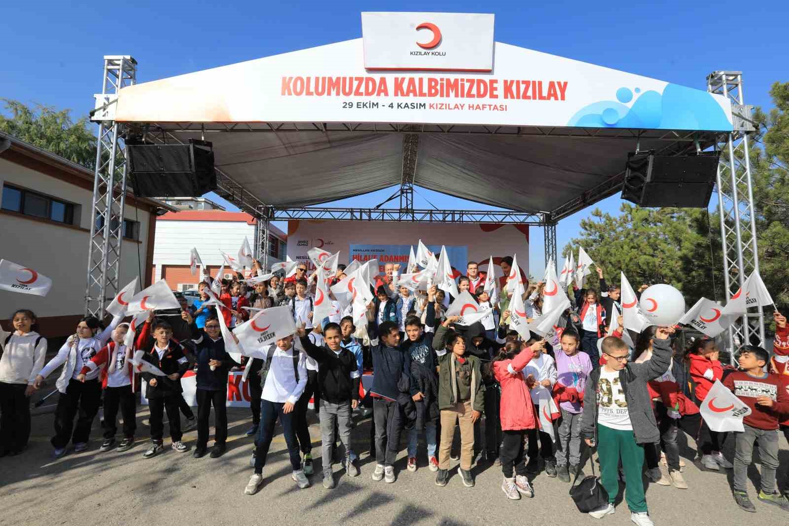 &quot;Kızılay Haftası Sokağı&quot; etkinlikleri başladı