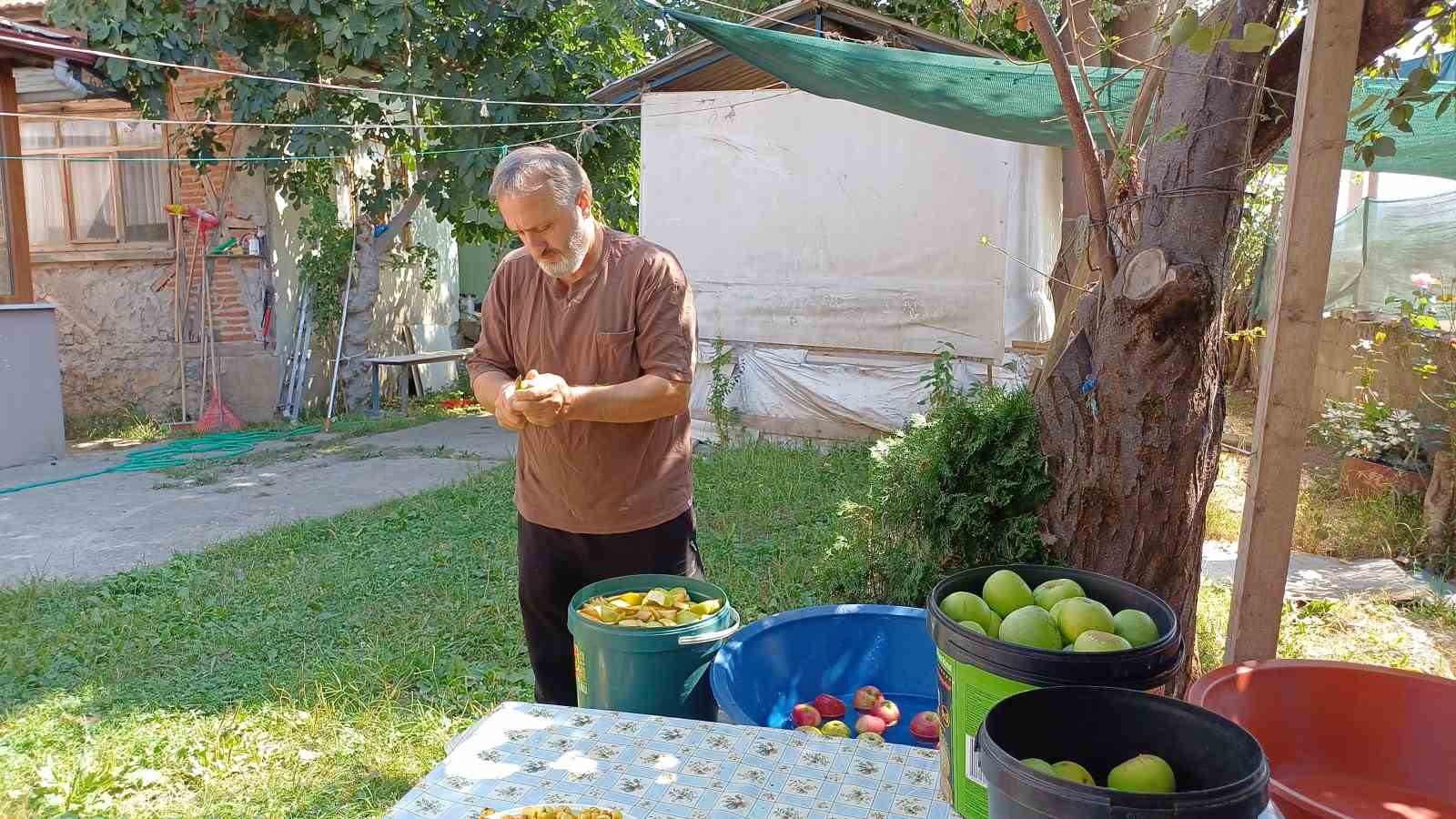 Markette satılana güvenmedi kendi sirkesini üretti
