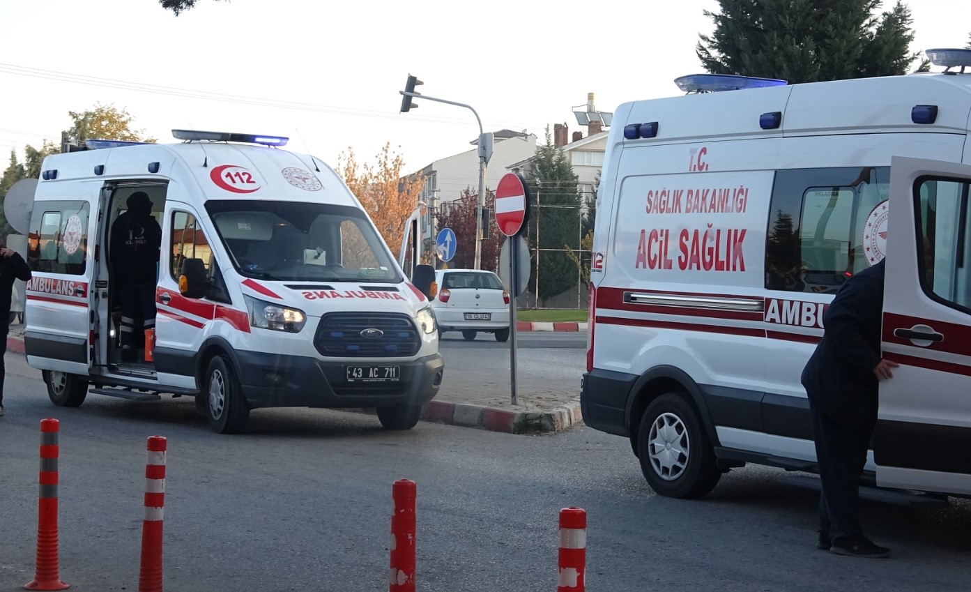 Tavşanlı’da trafik kazası, 3 yaralı
