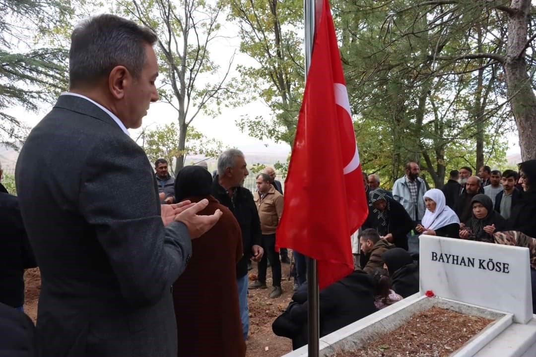Şehit babası son yolculuğuna dualarla uğurlandı