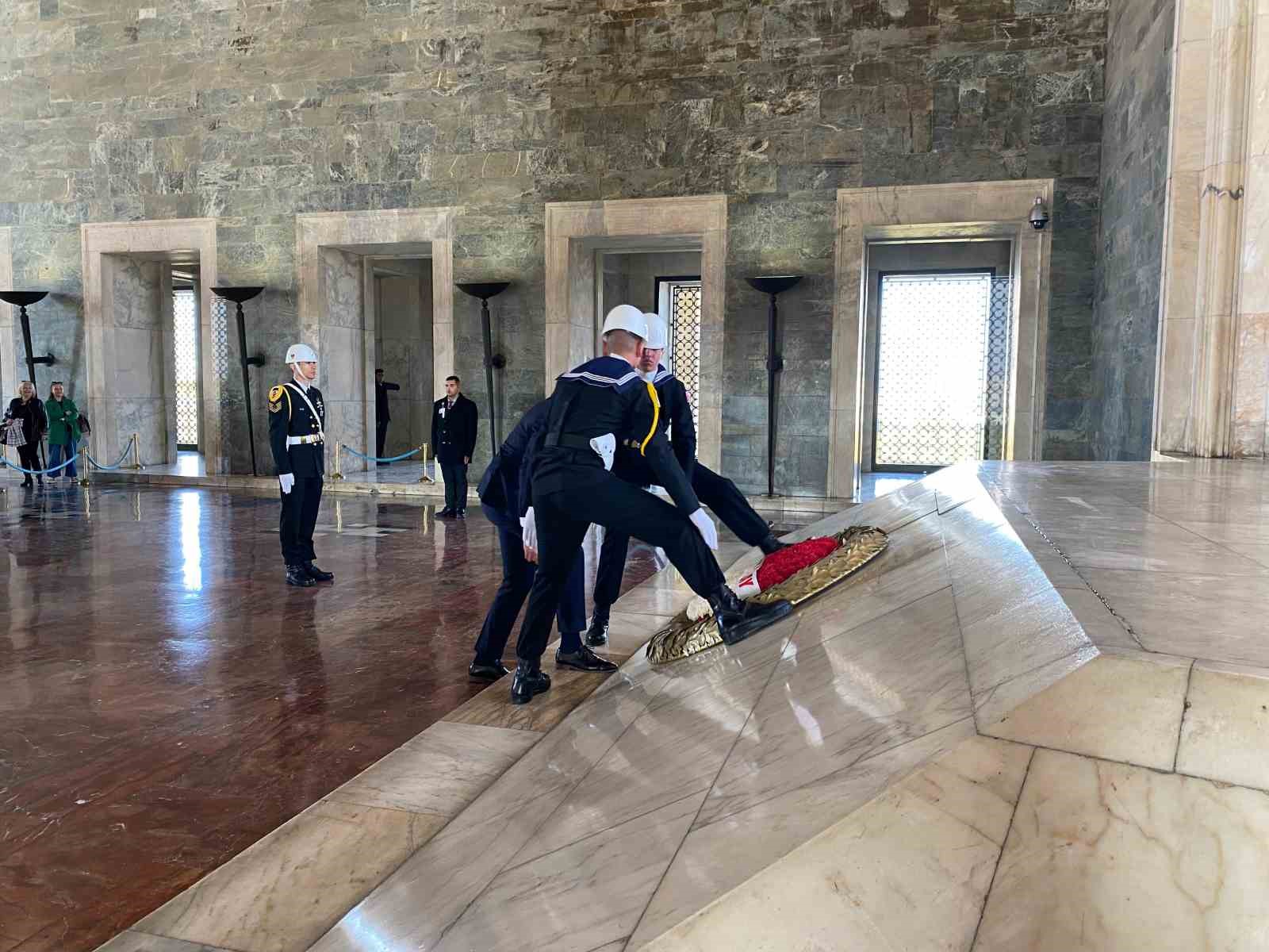 Genç Kızılay Gönüllüleri’nden Anıtkabir ziyareti